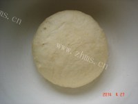 自制肉松沙拉面包做法图解1)