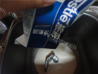 自制淡奶油面包做法图解1)