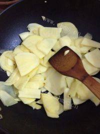 家常菜香煎土豆片做法图解6)