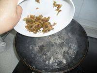 健康美食之榨菜肉丝面做法图解4)