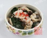滋补虾仁鸡汤煮红薯叶