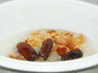 桃胶皂角米炖雪蛤的做法图解二