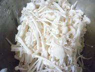 DIY金针菇拌黄瓜做法图解1)