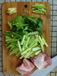DIY芹菜炒肉做法图解1)