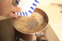 自制雪蛤雪燕百合润肺汤做法图解8)