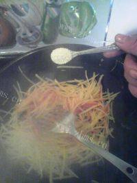 家常菜蚝油土豆丝做法图解7)