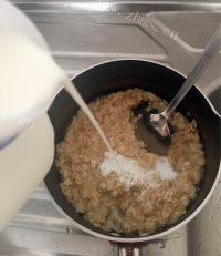 香蕉燕麦粥做法图解3)