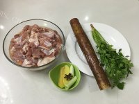 香气浓郁的山药羊肉汤做法图解1)