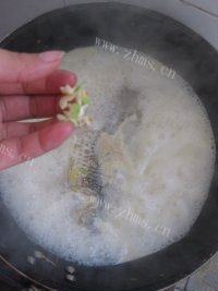DIY鲫鱼豆腐汤做法图解12)