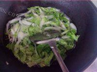 家常菜白菜肉丸汤做法图解12)