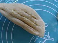 香喷喷的椰蓉面包的做法图解九