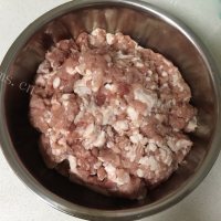 色香味俱全的麻辣香肠做法图解1)