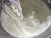 唇齿留香的榴莲千层蛋糕做法图解9)