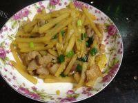 美味的肉片炒土豆做法图解9)