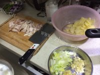 家常菜土豆片回锅肉做法图解1)