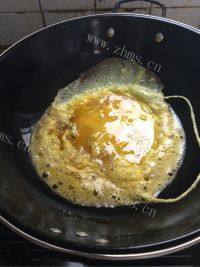 美味的蛋炒饭做法图解3)