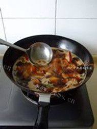 味道十足的红烧肉做法图解7)