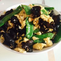 美味的木耳荷兰豆炒鸡蛋做法图解8)
