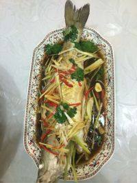 家常菜清蒸鲈鱼