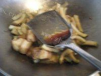 家常菜萝卜干炖肉做法图解6)