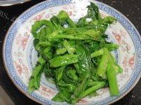 软嫩的炒菜心