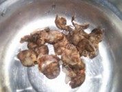 香肠炒蒜苔做法图解2)