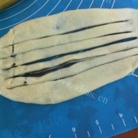 自己做的豆沙面包卷做法图解7)