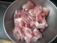 家常圆白菜炒肉做法图解2)
