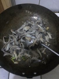 素炒蘑菇做法图解6)