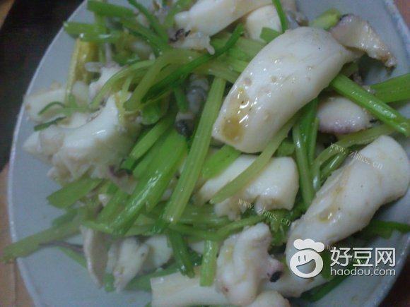 芹菜炒墨鱼