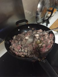垂涎欲滴的麻辣牛肉做法图解2)