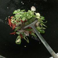 自制农家小炒肉做法图解4)