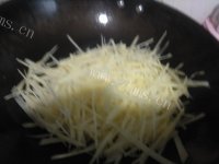 鲜美可口的酸辣土豆丝做法图解5)