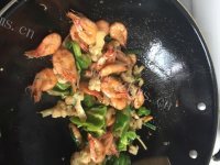 美味营养的炒虾做法图解9)