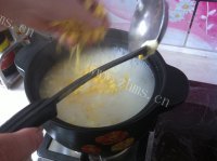 美味的玉米羹鸡蛋汤做法图解5)