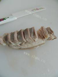 自制广式脆皮烧肉做法图解7)