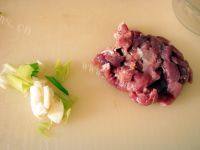 家常菜肉片炒小白菜做法图解4)
