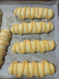 自制鲜奶雪露面包做法图解25)