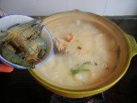 鱼虾豆腐煲做法图解13)