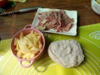 美味果腹的培根披萨做法图解1)