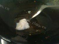 色味俱全的清炒芥兰做法图解2)