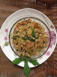 简单版西红柿菠菜炒饭做法图解8)