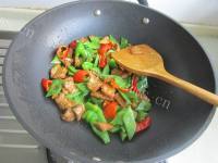 美味的扁豆炒肉做法图解11)