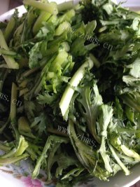 家常菜蒜香茼蒿做法图解1)