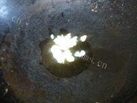 家常菜蘑菇炖肉做法图解3)