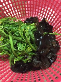 菜心木耳鸡蛋汤做法图解1)