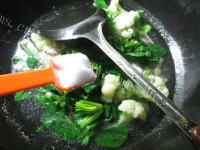 美味佳肴里脊肉菠菜花菜羹做法图解7)
