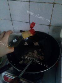 好吃的鲜笋炒肉做法图解5)