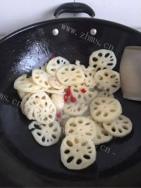 家常菜素炒藕片做法图解5)