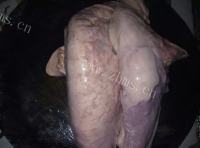 鲜美的鲜玉竹猪肺汤做法图解2)